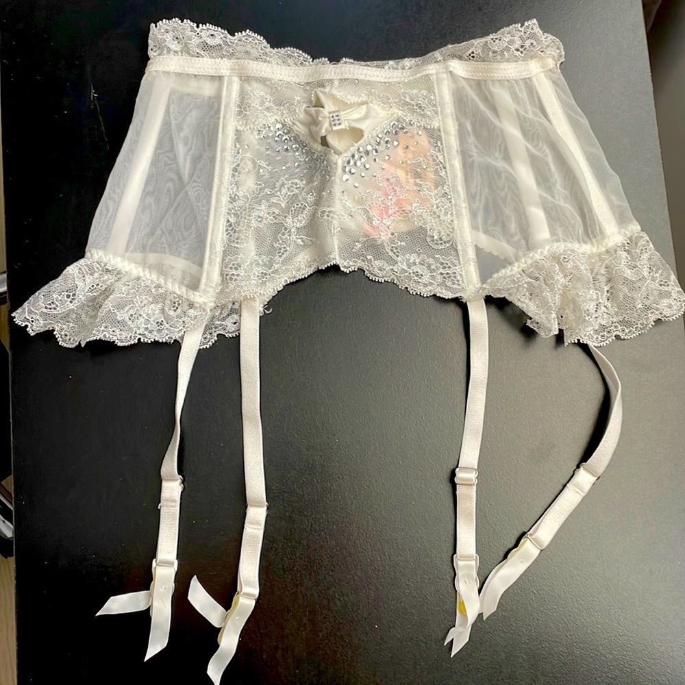 Victoria's Secret NWT Bling Garter Sz S